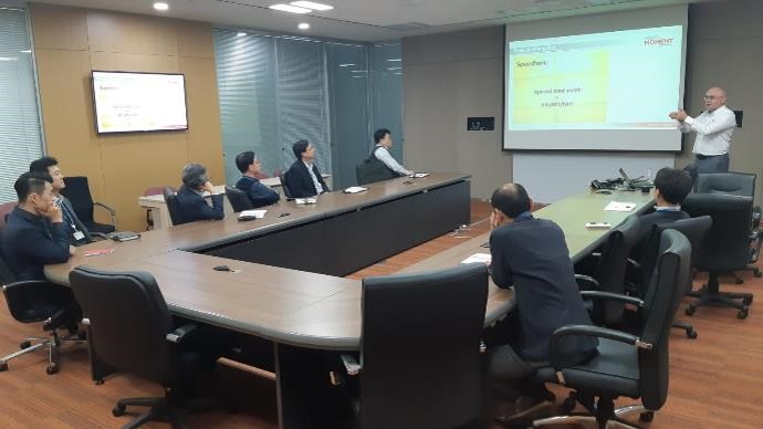 Halfen Moment x Samsung C&T